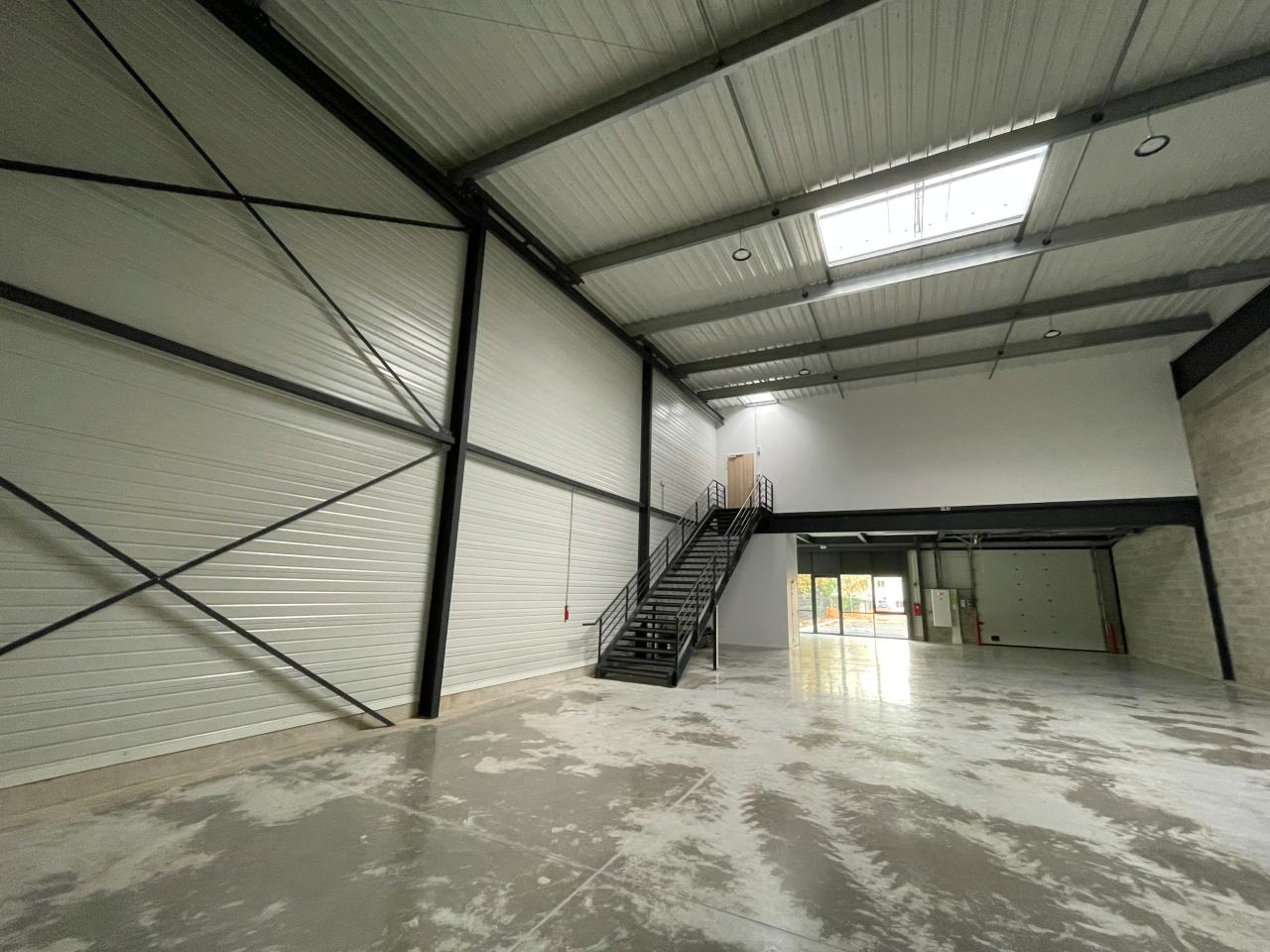 Local d'activité Bondoufle 7560m² Location local d'activité Bondoufle Essonne OLACT2309818 7